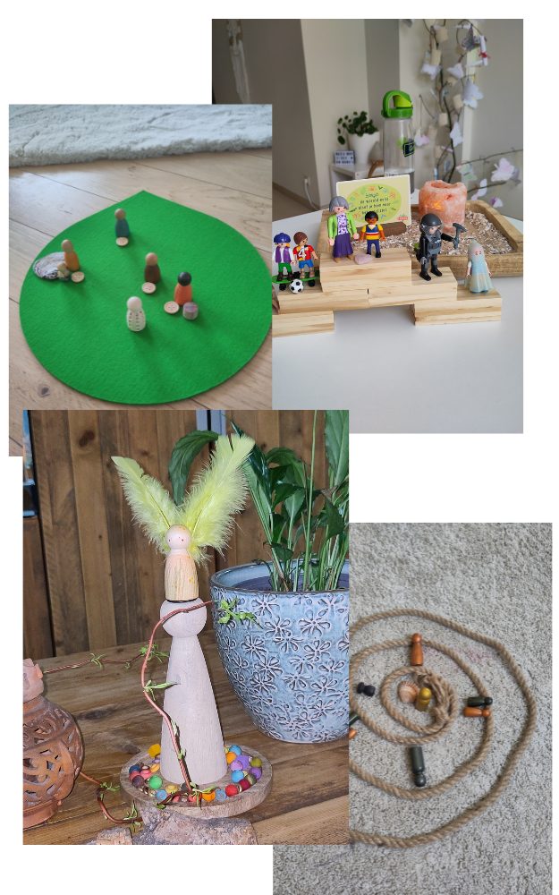 Creatief materiaal uit de praktijk: houten poppetjes op een groene vilten mat, een opstelling met figuurtjes, een houten beeldje en een touw met knopen